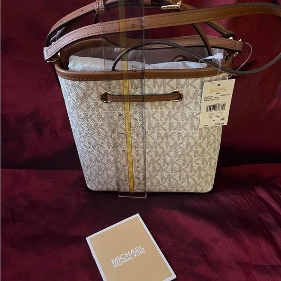 MICHAEL KORS SURI SMALL BUCKET BAG - Picture 4 of 6